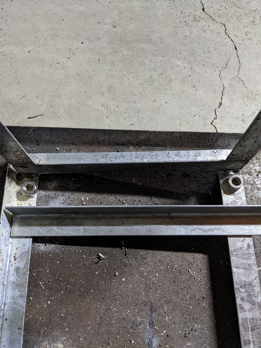 G　重箱式巣箱台　２台　280ミリ用　ニホンミツバチ　鉄製台 日本蜜蜂 重箱用 巣箱台 29cm用 - MAMESHIBA48'S GALLERY